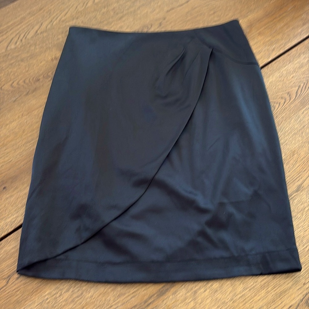 emily and fin medium black skirt w/ side zipper